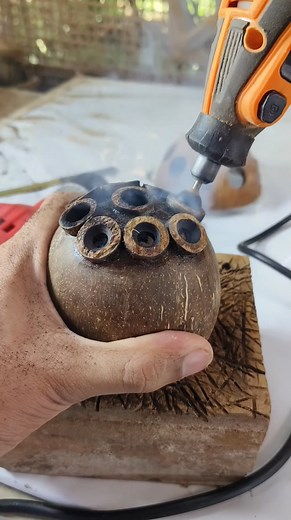 64K views · 646 reactions | coconut shall craft work #coconutshellcraftideas #handmadewithlove #coconutshellproduct #craft #diy #sustainabtraditionalcrafts #ZeroWasteCraft #handmadeindia #ecocraft #craftlovers | Master Ideas | Facebook