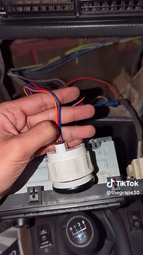 E30 Voltmeter Installation Guide for BMW Owners