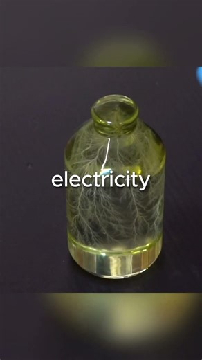 How does he capture lightning?🤔