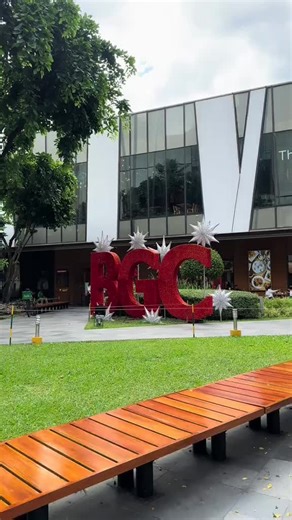 Living in Bonifacio Global City (BGC) in Metro Manila can be quite an exciting and dynamic experience! ✅ Urban and Modern ✅Convenient and Walkable ✅Vibrant Community ✅Safety ✅Luxury ✅Green Spaces ✅Pet Friendly Living in BGC gives you that