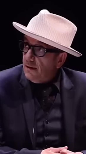 Elvis shares memories of his earliest musical influences. #elviscostello #elvis #interview #storytime