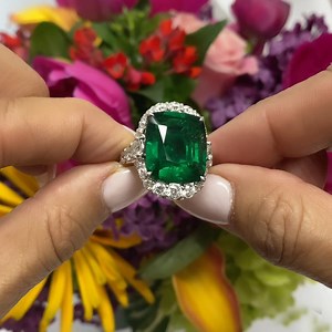 Check this out from SayaBling Jewelry! 11ct Cushion Cut Emerald Halo Cocktail Ring