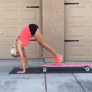 This New Wave of Skateboarding Videos Is Going Viral… But It’s Not What You’d Expect See more here: http://mpora.com/articles/exercise-skate-vids via. Alexa Jean Fitness / Motivation For Squats https://www.facebook.com/alexajeanfitness | Active Traveller Magazine