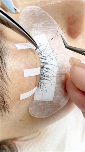 Today's eyelash extension video is here!I used 3DW eyelashes.They can create either a voluminous or a natural look.✨Follow me to get more tips and knowledge of eyelash extensions✨🛒SHOP: https://www.winkybeautylashes.com/#LashArtistTips #EyelashExtensions #LashCare #BeautyTips #LashTips #lashset #LashArtist #LashGoals #lalashextensions #bayarealashartist #oshawalashes #losangeleslashes #ajaxlashes #halifaxlashes #usalashes #phillylashtraining #atllashes #lashtechs #volumeeyelashes #browardlashte