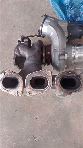 Replacement turbo Mercedes AMG A35 🙂 #automobile #tecnician #luxurycar #mechanic #car