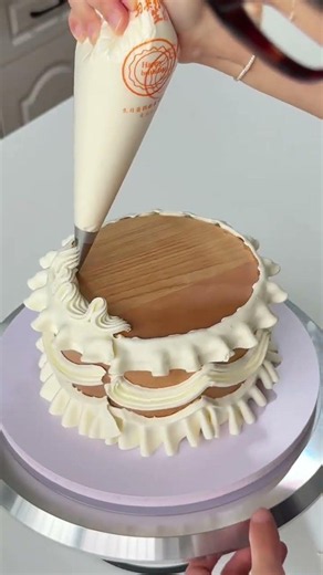 How to use the piping tip for the skirt edge #7-piece set in the bottom left corner #cake