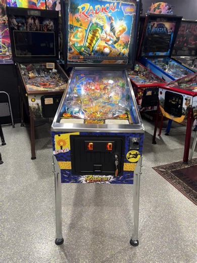Here’s a rare Radical! pinball machine by Bally 1990 that is skateboarding themed. Only 1315 units ever produced. #radical #skateboarding #pinball #pinballmachine #arcade