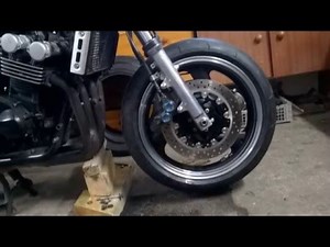 Yamaha FZS 600 FAZER.