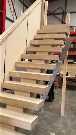 X-Vision Oak Staircase in Assembly | Chunky Treads on Oak Central Spine