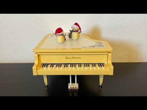 Atico International USA Incorporated Christmas 2005 Animated Magical Piano