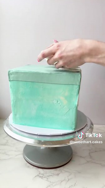 Tiffany Blue Box Cake Decorating Guide