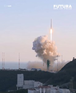 88K views · 868 reactions | [⚛️] La Corée du Sud a envoyé sa toute première fusée de conception nationale !  C'est l'exploit de la fusée Nuri KLSV-2, 8 ans après KLSV-1, qui était un lanceur à moitié russe. Cependant la mission n'a pas atteint son objectif, à savoir, mettre en orbite un satellite factice. | Futura explore l'espace | Facebook
