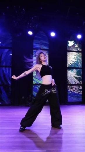 Kiss Me: A Mesmerizing Dance Choreography by Aimee Yufei