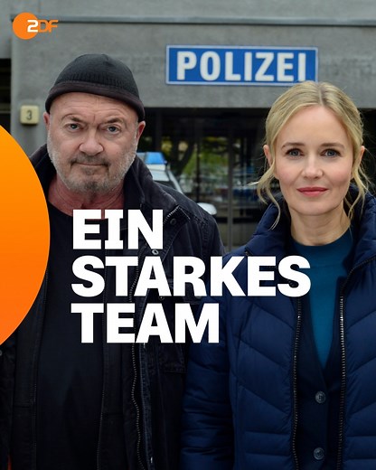Na, das kann ja was werden ... 😆 Hoffentlich läuft die neueste Mordermittlung vom starken Team besser, als die Reparatur der maroden Technik. Klickt euch für die brandneue Folge "Ein starkes Team - Der tote Mörder" in die #ZDFmediathek: https://kurz.zdf.de/qIPG4/ #ZDF #Krimi #Serie #EinStarkesTeam | ZDF