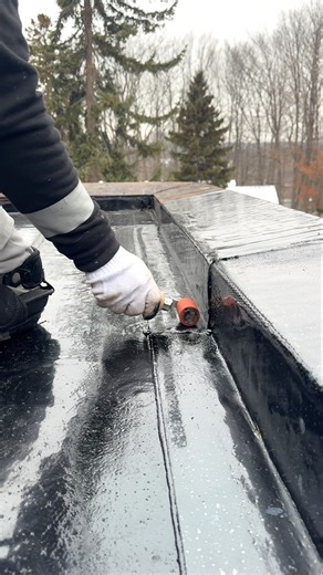 Flat roof base installation