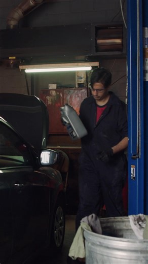 You must recycle used engine product containers! Find a drop-off location near you or arrange for free local pick-up. | UOMA Atlantic - Used Oil Management Association