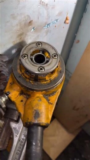 ratchet type pipe die stock#pipecutting #pipecutting #pipecutting #plumbing #plumbing