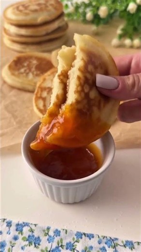 Pancake Senza Uova e Senza Burro: Morbidissimi e Pronti in 5 Minuti! 🥞✨