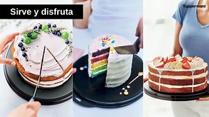 ¡Descubre la Pastelera Retráctil! 🎂 🌟 Ideal para llevar y servir tortas, postres y más en tus reuniones familiares. 💼🍰 Su diseño ajustable y seguro te permite transportar tortas de hasta 14 cm de altura y 28 cm de diámetro. 🔒👍 ¡Compra ahora y llévate GRATIS la Palita Corta Pastel! 🛒🎁 Si te gustan nuestros productos, conoce cómo puedes venderlos y vincúlate hoy mismo con Tupperware. ¡Ingresa al link https://www.tupperware.com.co/web/unete-a-nosotros y comienza ahora a vender con Tupperwar