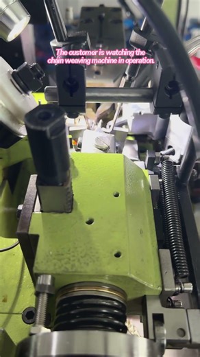 Chain making machine – fast continuous production with stable equipment performance.