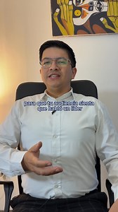 385K views · 5.2K reactions | Cómo cerrar tu discurso navideño con autoridad y carisma  Cerrar un discurso navideño no es solo decir “gracias y felices fiestas”. Es dejar un eco. Una frase que se quede caminando en la mente de quienes te escuchan. ✨ Hoy te enseño cómo cerrar tu discurso con autoridad, carisma y elegancia, para que tu audiencia sienta que habló un líder… no un improvisado.  #fblifestyle | Carlos Obando C | Facebook