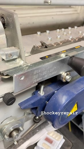 Wanna skate like Bobrovsky? He was one of the first users of Prosharp Goalie SAM profile - 13’ - 50mm - 27’ -0- (Neutral) 13’ on front of steel for that easy forward C cuts, especially going from RVH to top of crease movesets, middle flat of blade surface for maximum blade-to-ice contact push side-to-side, and standard 27’ on back of steel for stability. @byonicskateblades 4mm thick steel that mounts on Bauer Lightspeed Edge Vertexx 3mm holder. Blended, Sharpened with @black_stone_sports FBV 100