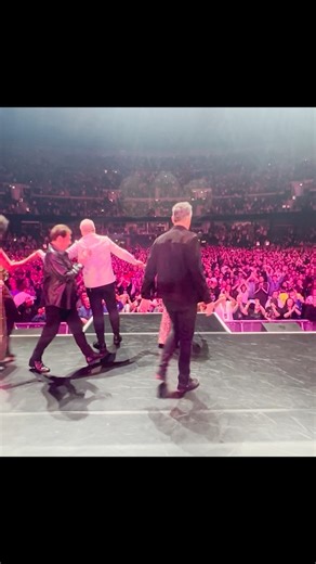 Global Tour 2024 - Glasgow Don't miss Part 2 of Cherisse Osei's tour diary, featuring an inside look at Simple Minds' 2024 performances in Glasgow. You can watch it now here: https://youtu.be/C4WEhh_dwq0 This Saturday, Simple Minds kick off the summer leg of their tour in Le Mans. Although this show is sold out, there are still tickets available for other dates at https://www.simpleminds.com/tour/ | Simple Minds