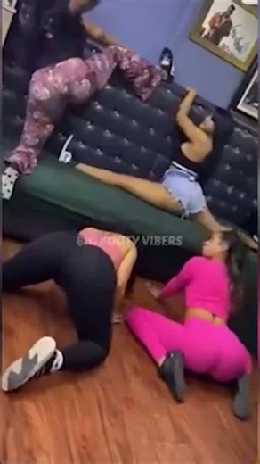 Twerk ASS CLAP Sexy big boobs
