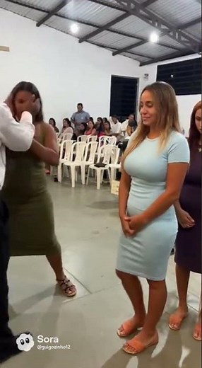 PASTOR ABENÇOANDO IRMÃS DA IGREJA NO FINAL DO CULTO #shorts #jesus