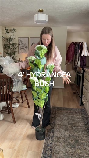 ONLY downside is that is sold by QVC, no restocks once it’s gone so I guess I need to get every color right now 😩🤭 #hydrangea #fauxhydrangea #hydrangeabush #fauxflower #summerflowers