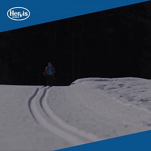 Gleite im klassischen Langlaufstil ganz entspannt durch die Loipe. ❄️ Alle Details zu diesem Stil erfährst du im Video. | Hervis Sports Österreich