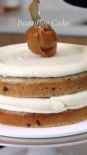 Chelsweets Banoffee Cake Recipe: Banana, Caramel & Chocolate Chip