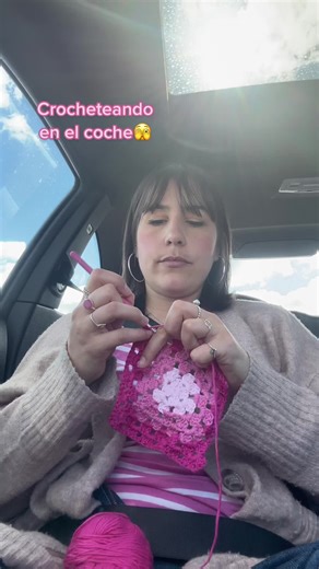 Crocheteando en el coche: diversión creativa en ruta