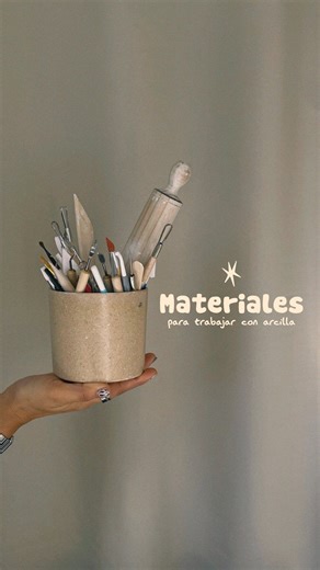 𖤣 | Hola me llamo Yare | 𖤣 on Instagram: "✿I Les muestro las herramientas que uso para trabajar con arcilla y dónde las pueden conseguir. Si tienen dudas o quieren saber más, escríbanme y con gusto les respondo en próximos videos.✨🌱 ¡Espero les sirva!🤗 #clayart #arcilla #artist #arteenarcilla #tutorial #manualidades"