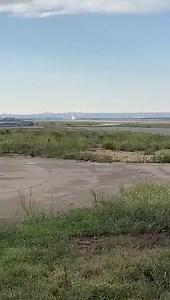 Boeing 747 Dreamlifter (N718BA) wheels falls off landing gear in Taranto, Italy, earlier today. 📰 🎥: Boarding Pass RO on Twitter Data: https://www.radarbox.com/data/registration/N718BA 📡 Read more at: https://aviationsourcenews.com/news/boeing-747-dreamlifter-wheel-falls-off-landing-gear-in-taranto-italy 🔗 #Boeing747Dreamlifter #N718BA #Aviation #News | AirNav Radar