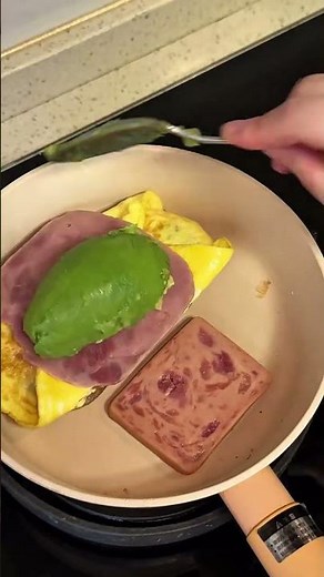 The Ultimate Spam, Beef & Avocado Sandwich 🥑🍳🥪