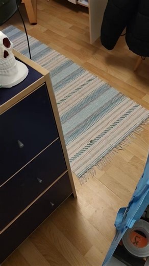 Jo lär dela några REEL denna vecka oxså @ Jo köpte lite bra o ha prylar ett lång rep (bogsering) o ett helt gäng gummihandskar @ för framtida bilmek @ de roliga va att blev visiterad / me baggen @ skrattar Mig fördärvad@ Ha en trevlig kväll gott folk #OLIKANATIONSLITETER #Ceep #Calm | Ari Perälä