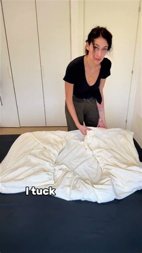 How I Fold a Queen-Size Fitted Sheet by Myself