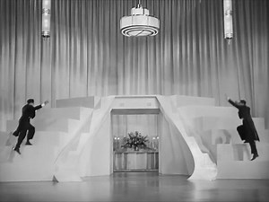 51K views · 2.8K reactions | Friday again and you know what that means , o yeah ...it’s time for the Friday dance  check out this routine it’s fantastic ❤️! I never could do the splits ! #friday #fridaydance #tgifridays #tgif | Roma Downey | Facebook