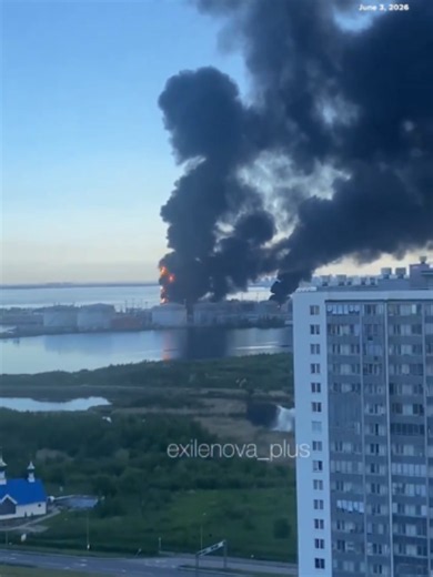 Ukrainian drones hit one of Russia's largest oil terminals in St. Petersburg, sending plumes of black smoke towering over the city as the landmark St. Petersburg International Economic Forum prepared to open. #abcnews #news