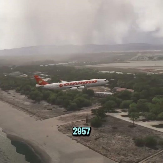 Lightning Strike During Final Approach! ⚡️😳 #msfs2024 #aviation #flight