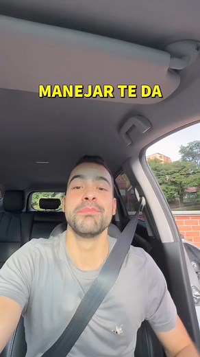 246K views · 11K reactions | Utiliza el carril derecho mientras aprendes  #tutorial #ayuda #conduce #carros #coches #autos | Soy el de los carros - Daniel | Facebook