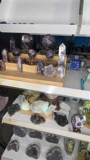 🔮 Invoices Must be paid within 4 days. If you need longer to pay, please contact us ASAP. If you don't intend to pay, please do not claim items. 🔮 Failure to pay can and will result in you being named as a bad buyer online. 🔮 if you are a new customer please send us a message just saying HI so we can message you. 🔮 If you plan on using Afterpay, please send us a message as invoicing is slightly different so we dont have to wait 7 days to be paid. How to buy DURING the sale: 🔮 Comment CLAIM 