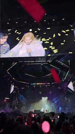 BTS - Dynamite (WORLD TOUR 'ARIRANG' IN STANFORD D1)
