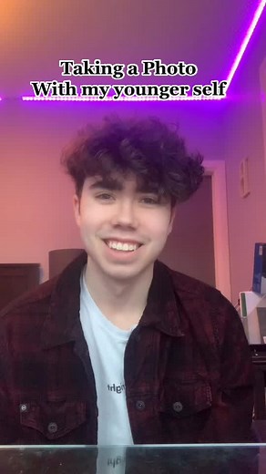 Crazy to see the entire Odd Squad cast grown up!! Taking a photo w lil agent oren #fyp #foryou #oddsquad