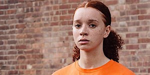 Who's Erin Kellyman from "Solo: A Star Wars Story"? Wiki: Parents, Wealth