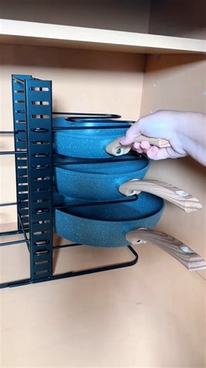 Organizing pots and pans ✨😌🥘 #asmr #organized #organizedhome #organizedkitchen #cabinetorganization | Kellie Atkinson