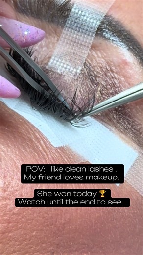 How to Clean Lashes After a Full Makeup Look