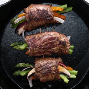 Fruit Roll Ups, or Steak Roll Ups? Taste for Yourself: https://taste.md/2wUn5hq | Tastemade