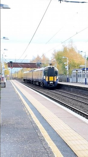 Scotrail Class 385 Edinburgh to Glasgow Central passing Shieldmuir #trainspotting #wcml #trains